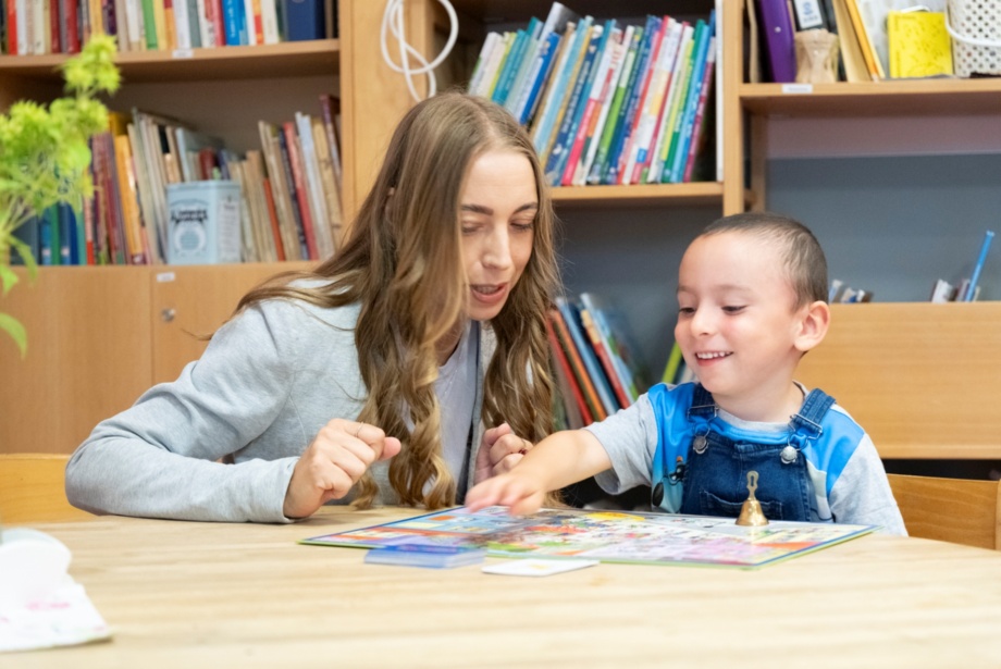 Milan erhält Frühförderung © Foto: Jörn Lehmann Während der Frühförderung wird Milan individuell betreut