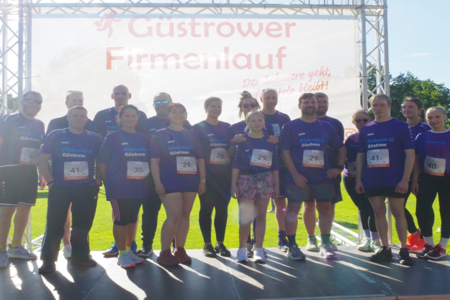 Gesamtes Laufteam der Diakonie beim Firmenlauf 2026 Bild