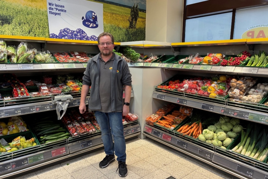 John Jaacks John Jaacks arbeitet im CAP-Markt Mitte in Güstrow