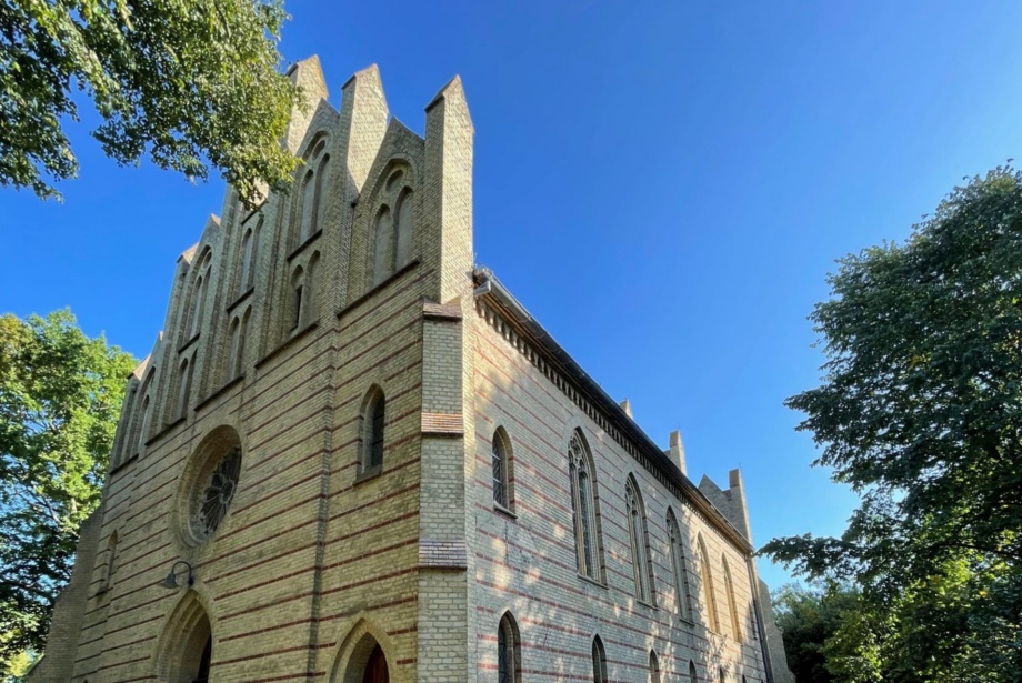 Peter-Pauls-Kirche Zingst © Foto: Karl-Heinz Schlag Die Peter-Pauls-Kirche in der Gemeinde Zingst