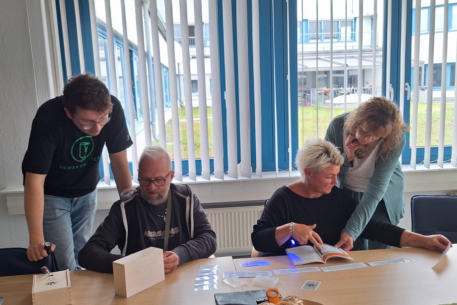 Teambuilding und neues Präventaionsspiel testen, die Kollegen der Suchtberatung und vom AEW Bild
